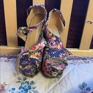 Floral print shoes